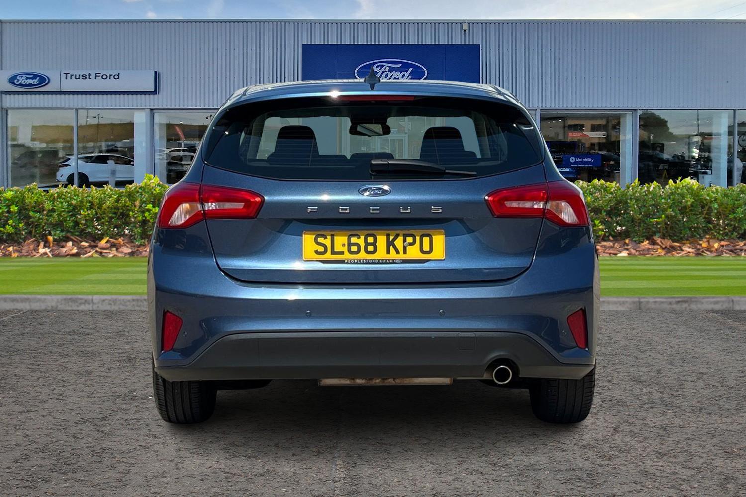 Ford Focus Photo 6