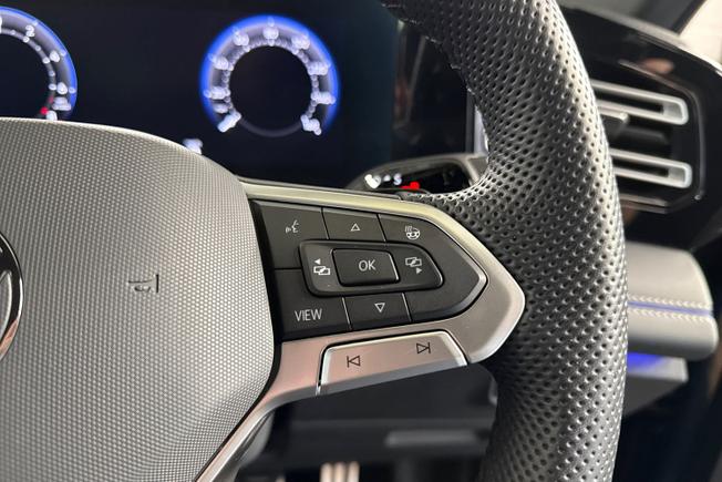 VOLKSWAGEN Tiguan Photo 17