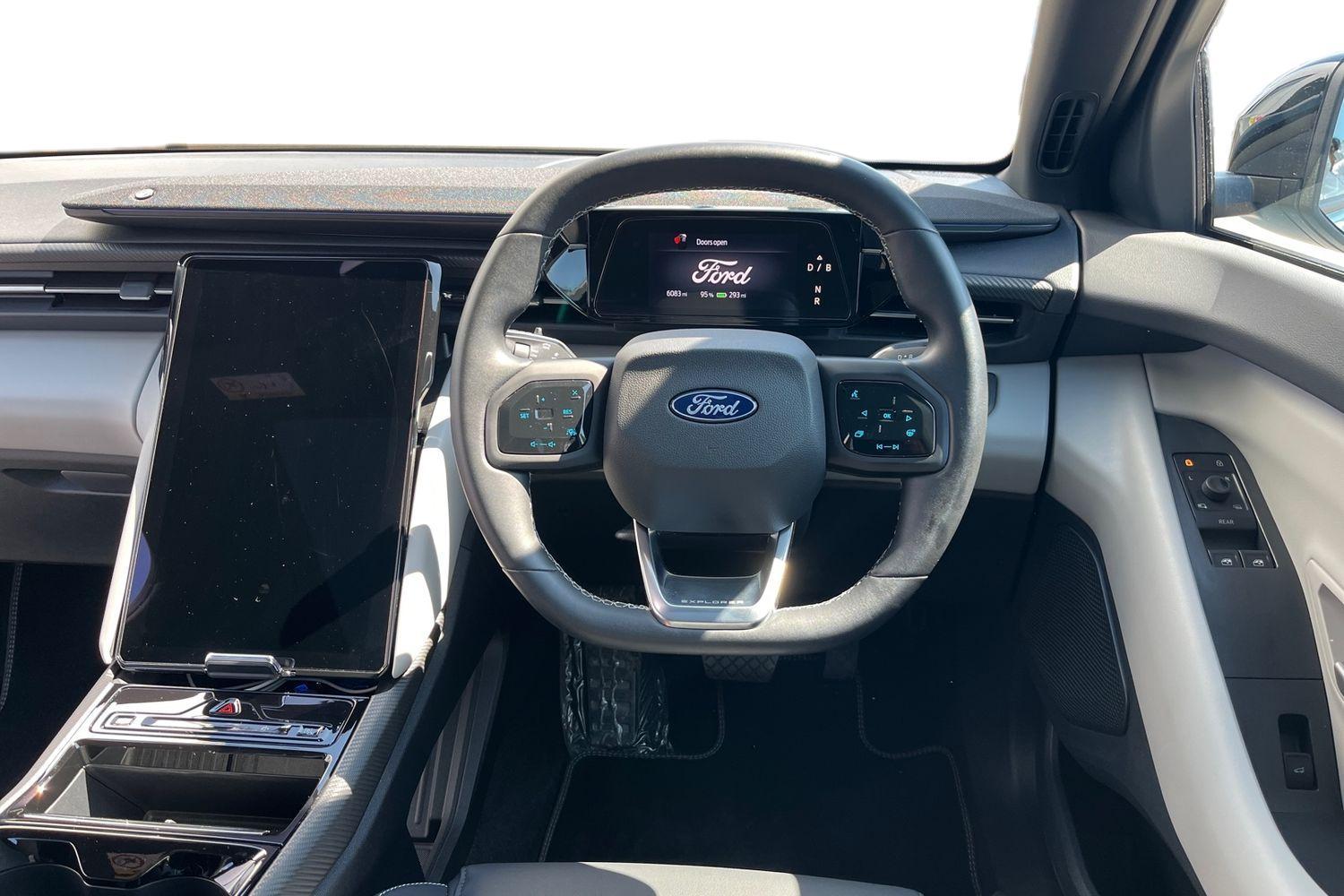 Ford Explorer Photo 10
