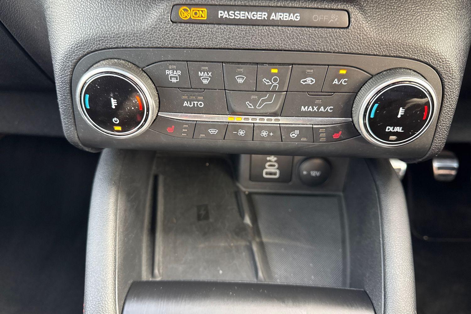 Ford KUGA Photo 37
