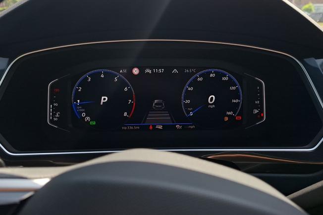 VOLKSWAGEN Tiguan Photo 15