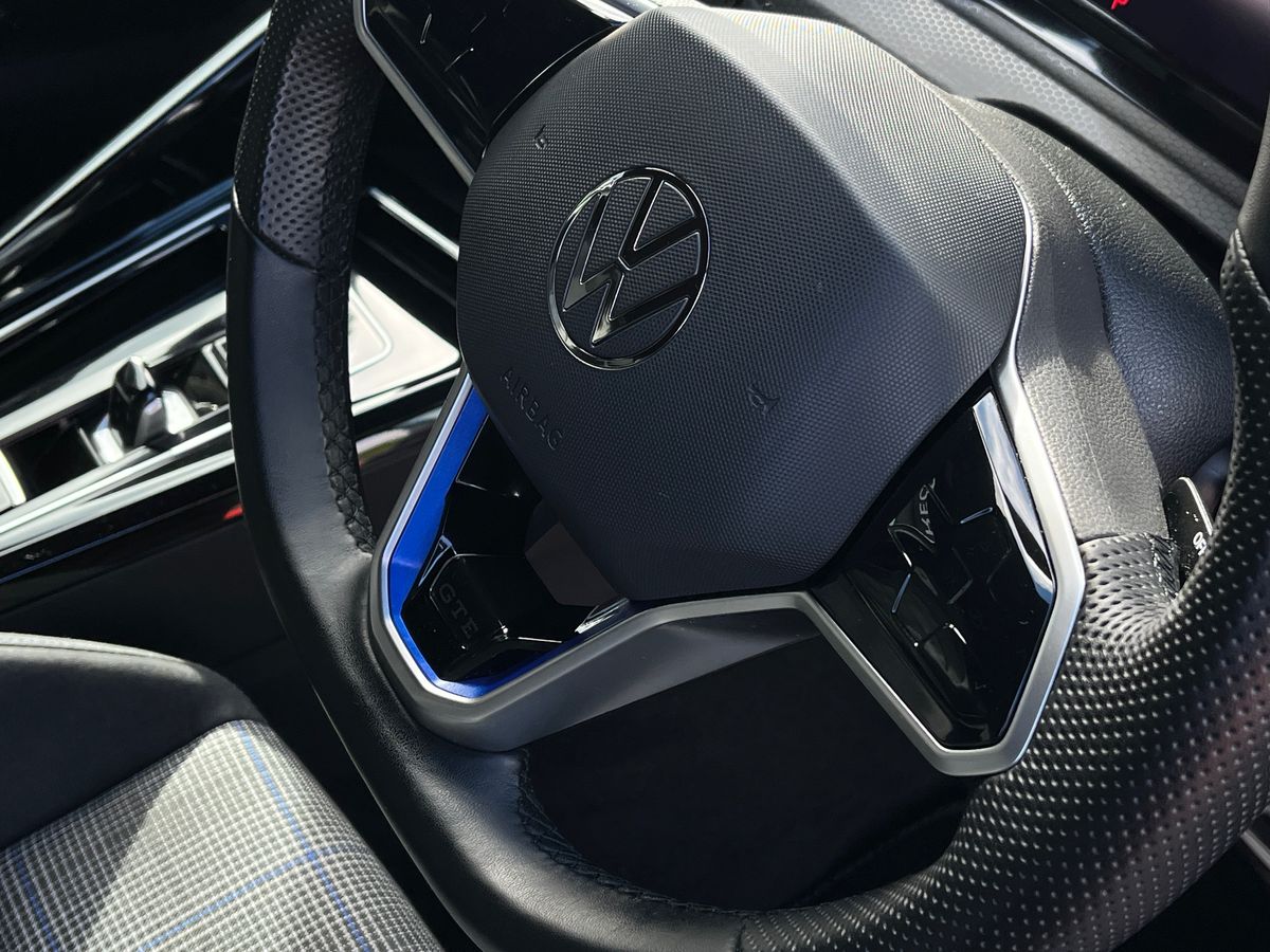 Volkswagen Golf Photo 33