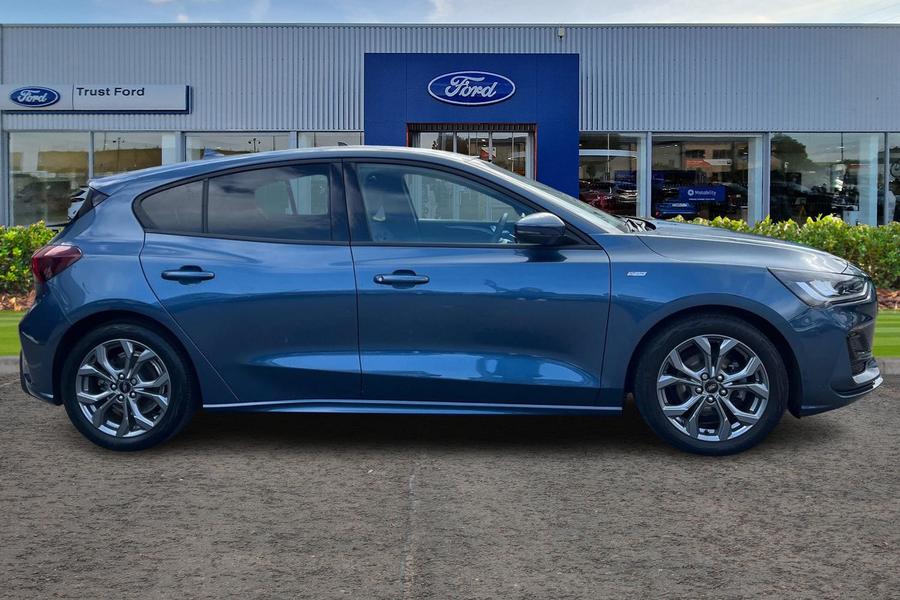 Ford FOCUS Photo autoimg-a658aaf0c1c50b5a1bb560b47435d55732a3a8c9.jpg