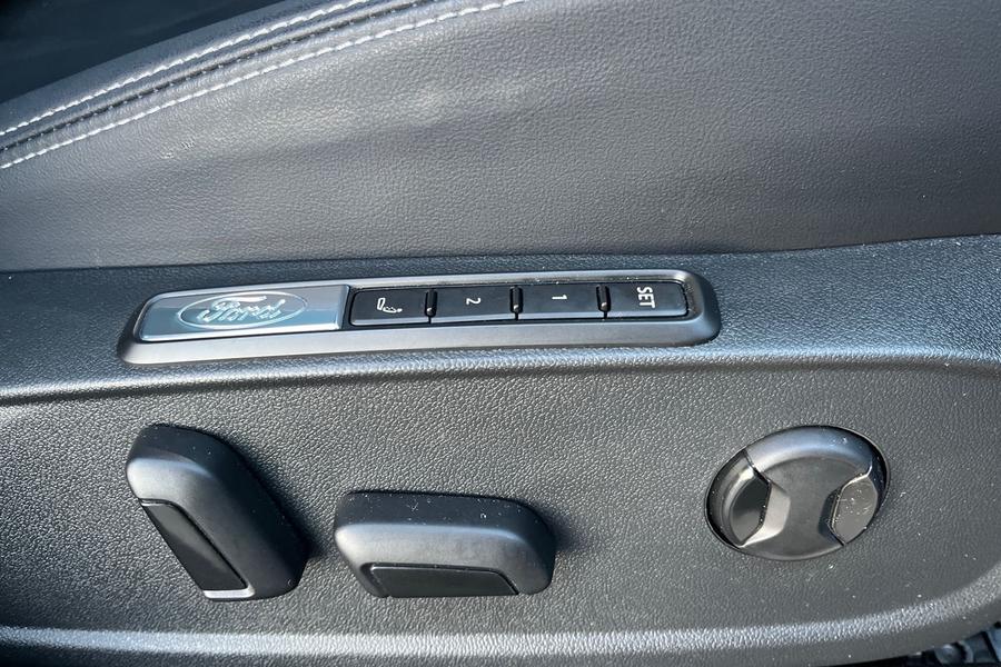 Ford Explorer Photo autoimg-a65ff0816f7e784b96cf29acb2f1c9b295640e2c.jpg