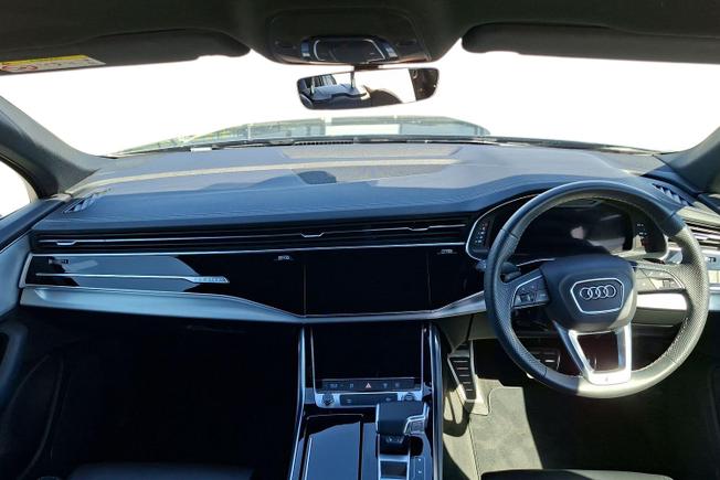 AUDI Q7 Photo 10