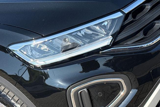 VOLKSWAGEN T-Roc Photo 19