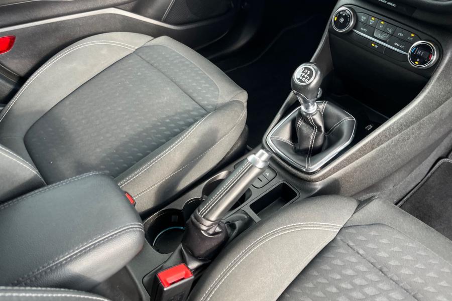 Ford FIESTA Photo autoimg-a66986f622dbb76906677a6d582d0c5656794e1c.jpg