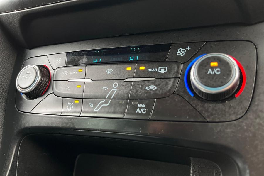 Ford Focus Photo autoimg-a66a31c37de4c06075d8bc00683e032c8acc0435.jpg