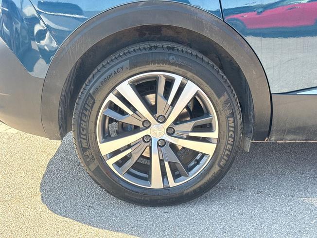 PEUGEOT 5008 Photo 21