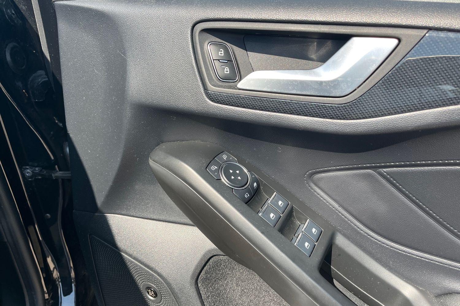 Ford FOCUS Photo 24