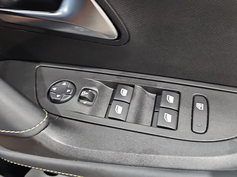 Used Peugeot 2008 VO72ZRZ 24