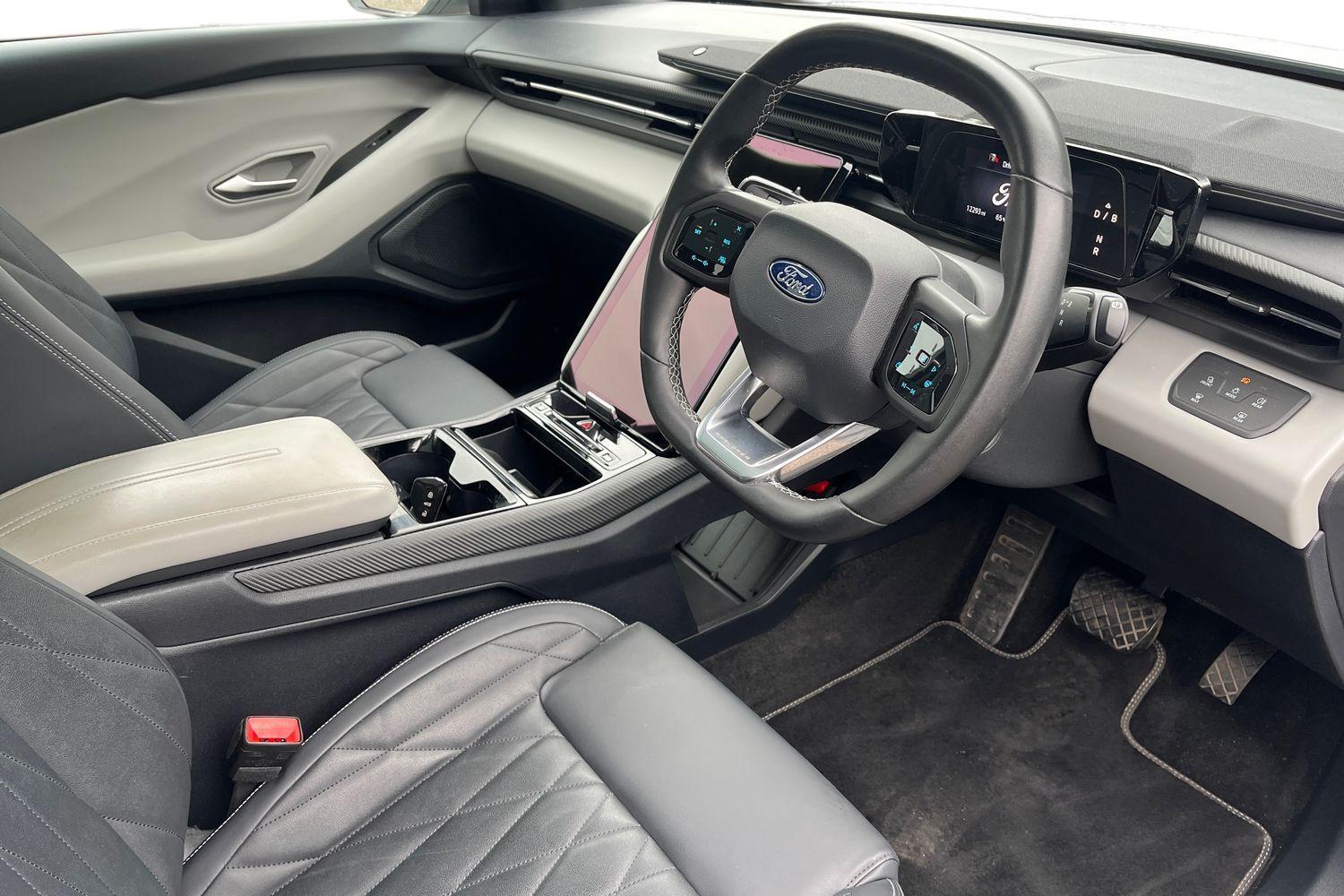 Ford Explorer Photo 8