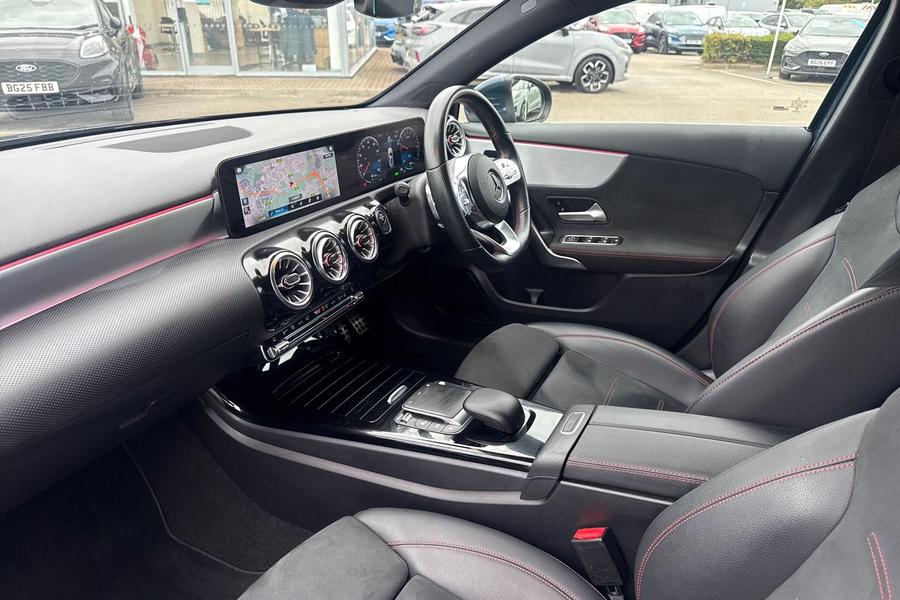 Mercedes-Benz A CLASS Photo autoimg-a67394194ed1aa0ea55d500c71bc3f4e17718d49.jpg