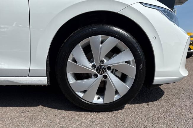 VOLKSWAGEN Golf Photo 5