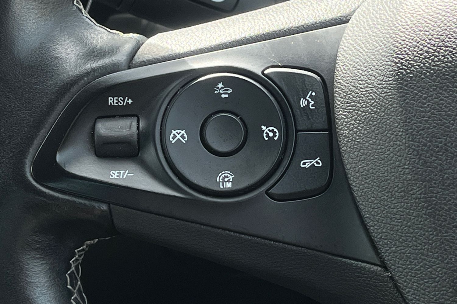 Vauxhall ASTRA Photo 28