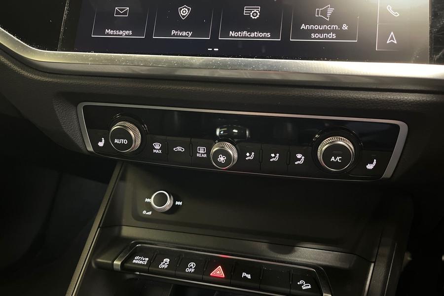 Audi Q3 Photo autoimg-a67bfaca9b4dd2acf253e6fb4f91783b41fefd1c.jpg