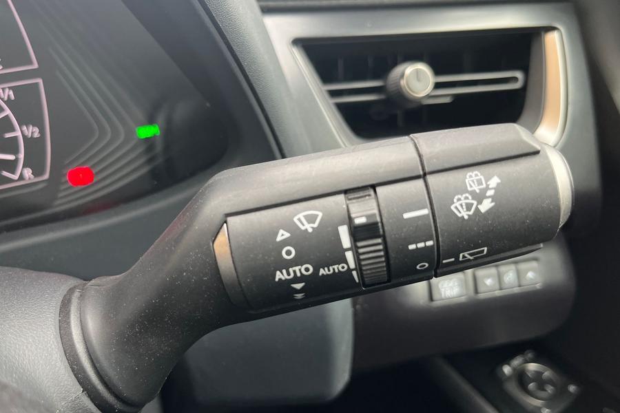 Lexus UX Photo autoimg-a67e73222ba12d6db8fbe28906d48adba9c3e21a.jpg