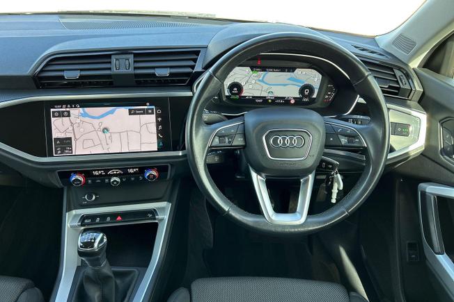 AUDI Q3 Photo 11