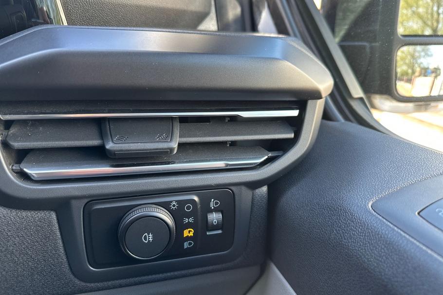Used FORD TOURNEO CUSTOM LF74TMW 37