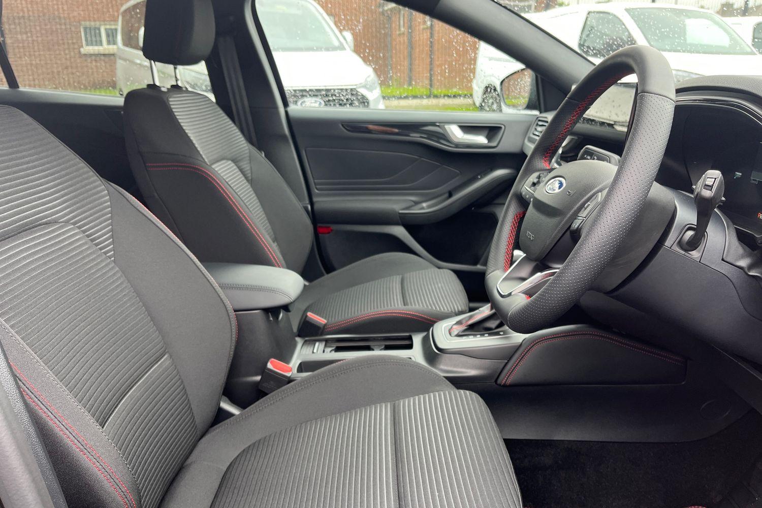Ford Focus Photo 16