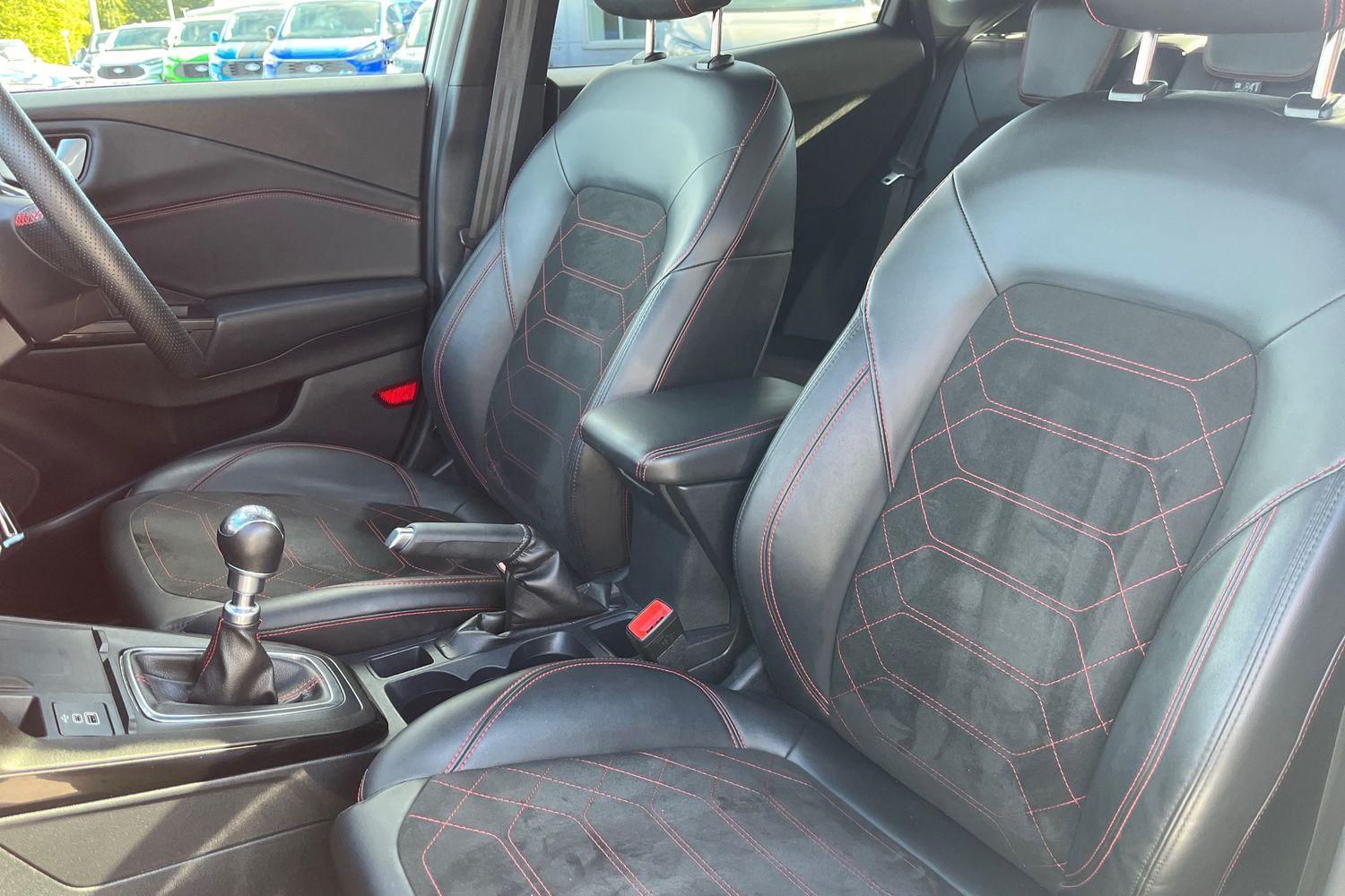 Ford PUMA Photo 18