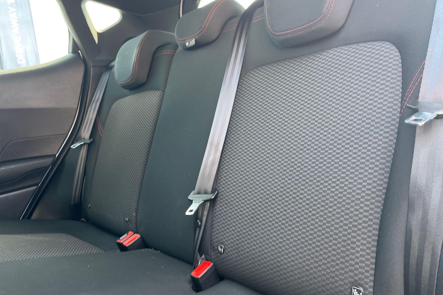 Ford FIESTA Photo 19