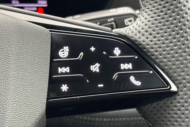 AUDI S6 E-Tron Avant Photo 17