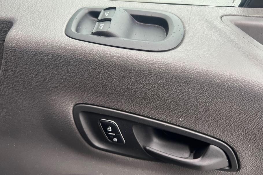 Used Ford TRANSIT WO25UFC 39