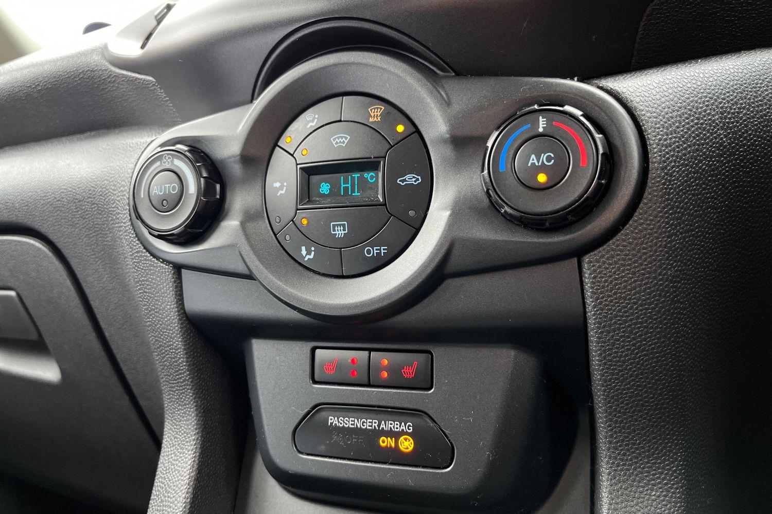 Ford EcoSport Photo 31