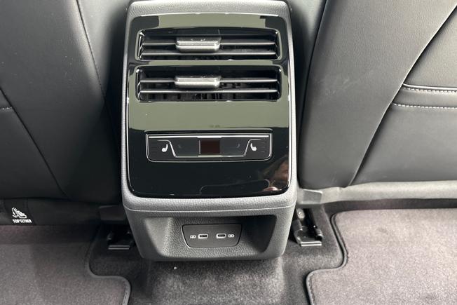 VOLKSWAGEN Id.7 Photo 23