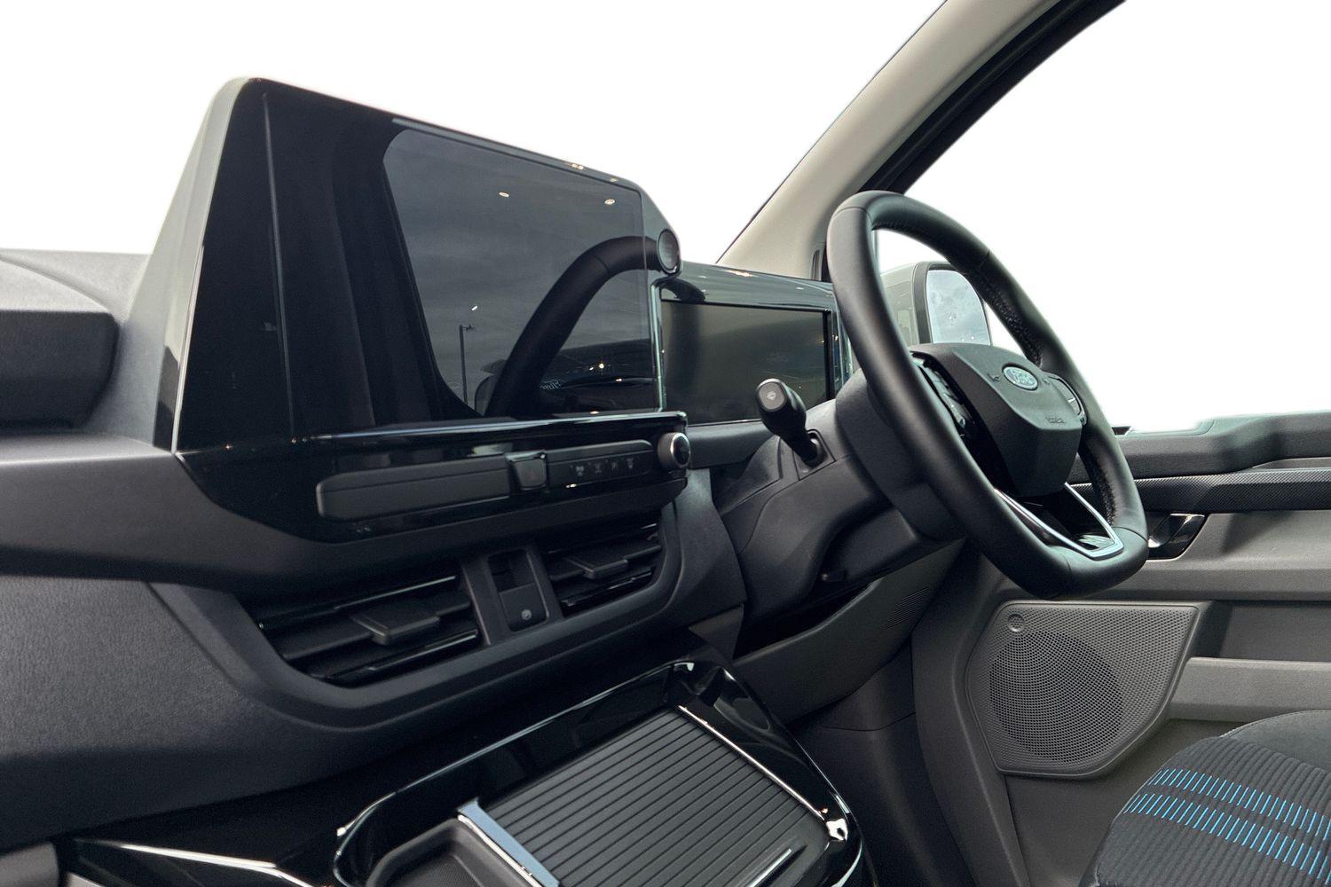 Ford TRANSIT CUSTOM Photo 2