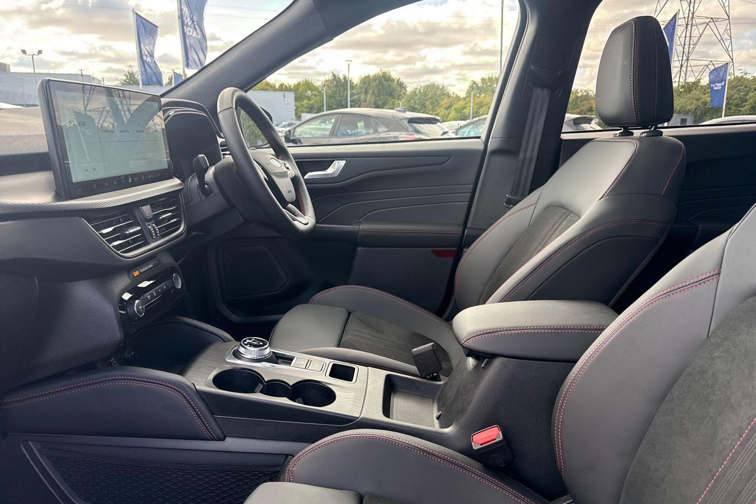 Ford KUGA Photo 18