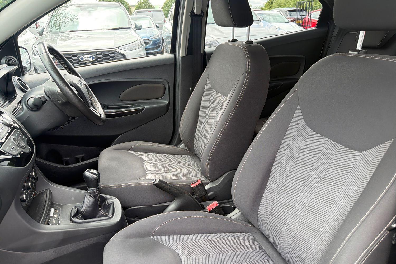 Ford KA+ Photo 18