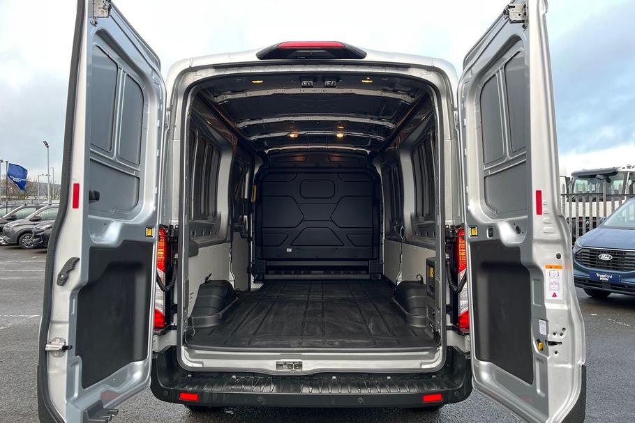 Used Ford E-TRANSIT 7