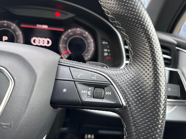 AUDI Q7 Photo 17