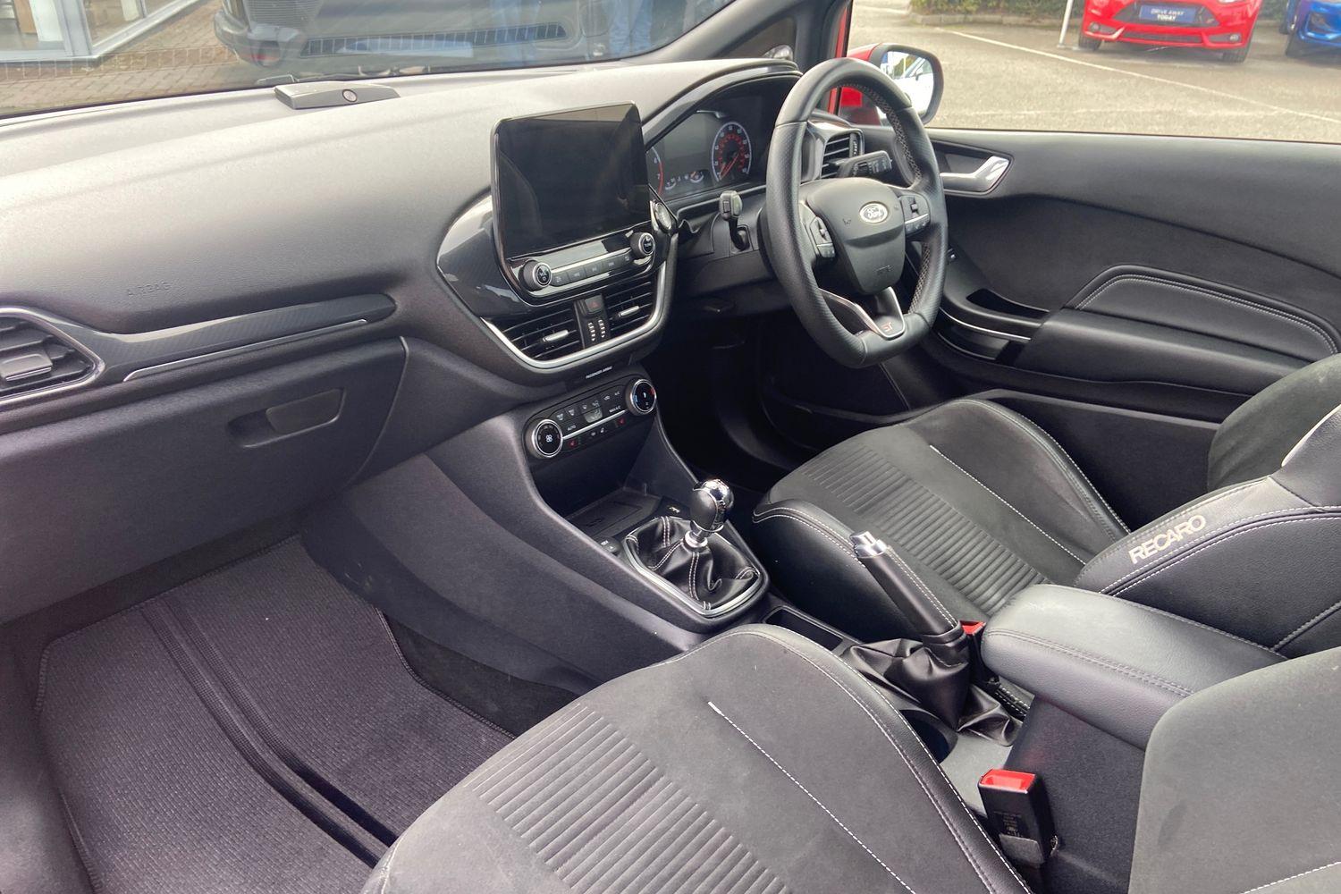 Ford FIESTA Photo 17