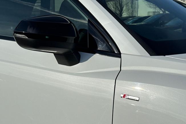 AUDI Q3 Photo 20