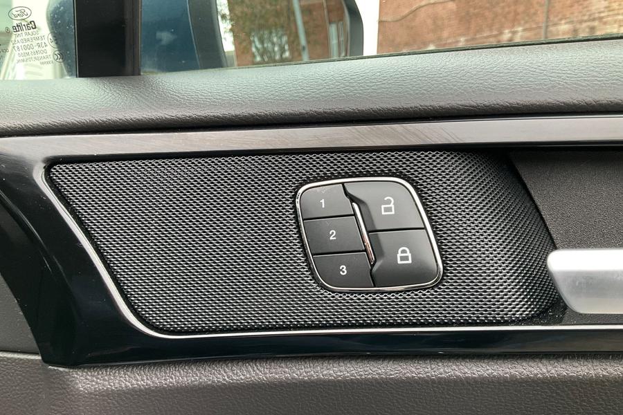 Ford MONDEO Photo autoimg-a6a5bbd5369c87a2f0d3e790c1fa39107a4a12a9.jpg