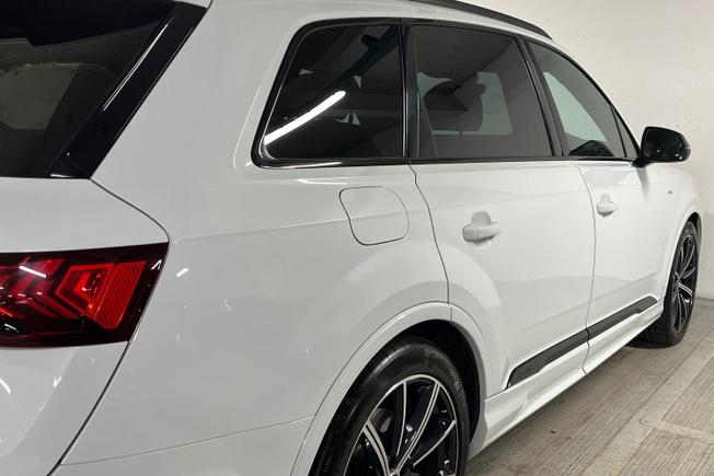 AUDI Q7 Photo 36