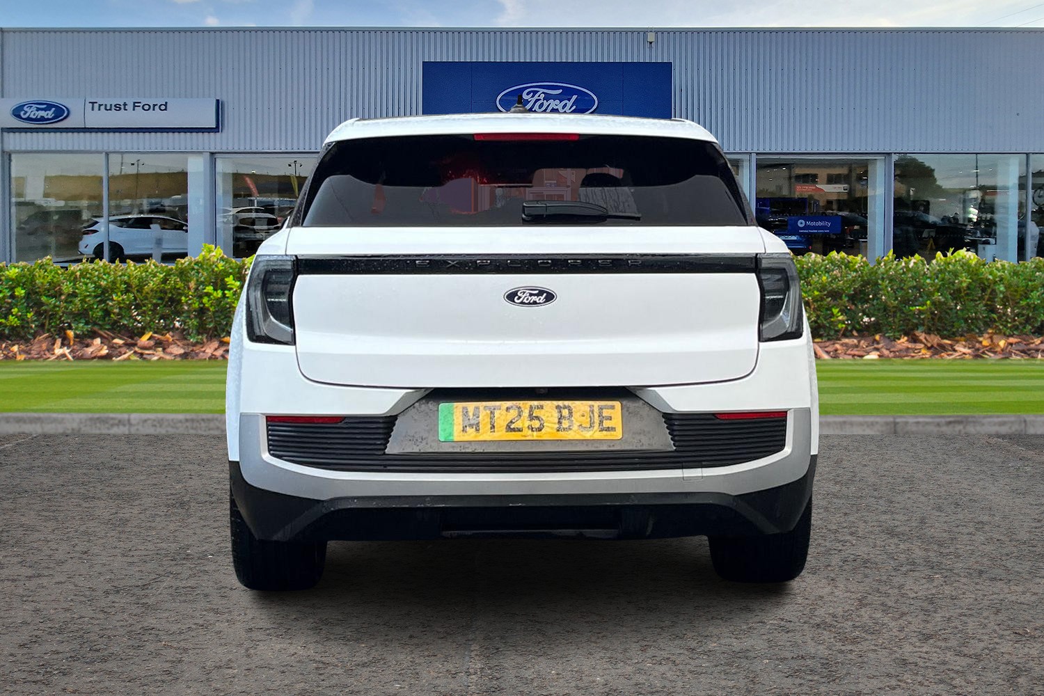 Ford Explorer Photo 6