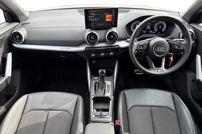 AUDI Q2 Photo 10