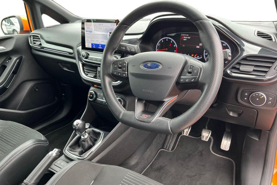 Ford FIESTA Photo autoimg-a6afb7cd7bced0dbfe6e4c4967e4430b13b23016.jpg