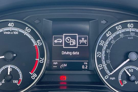 Skoda Fabia Photo autoimg-a6b00403951c2d994c718b31f9296d7197e5d303.jpg