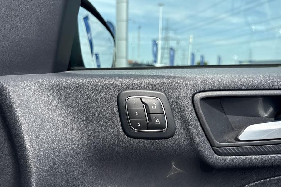 Ford Kuga Photo autoimg-a6b6205b1d538afbc8b9b3903d80dfd767f1a286.jpg
