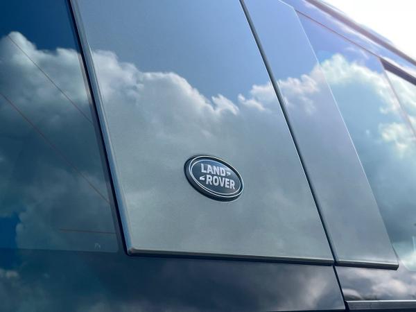 Land Rover Defender 110 Photo autoimg-a6b6ac7714046ef11376b888c6f6328950587c41.jpg