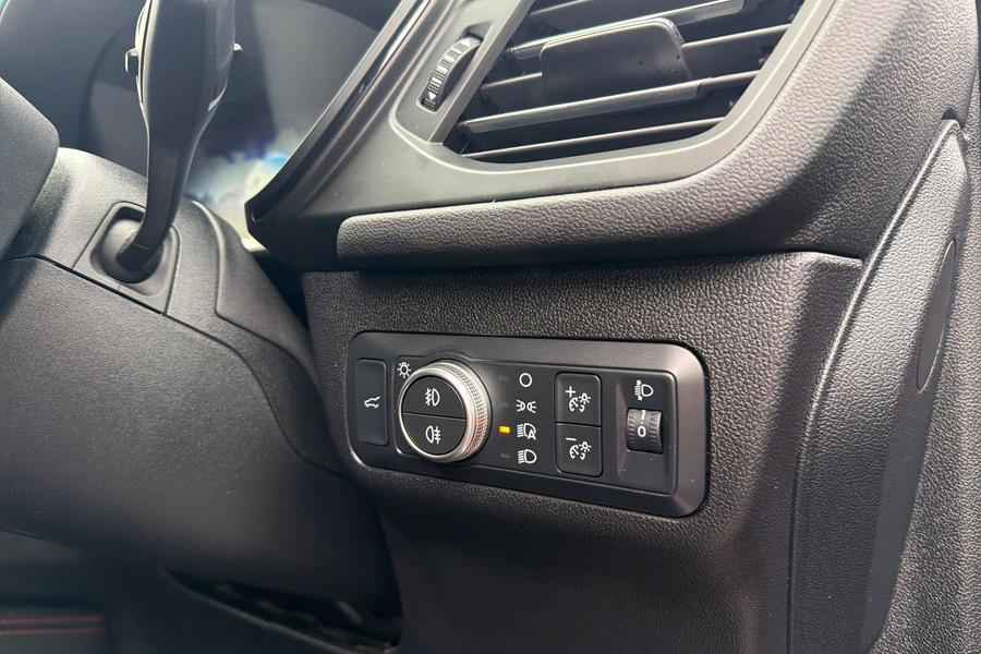 Ford KUGA Photo autoimg-a6b76abc572c02c9db7f04714f89ca754f0274ba.jpg