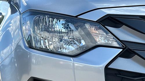 Isuzu D-MAX Photo autoimg-a6b77246568bbed7c191a2df0b5e77097608c74f.jpg