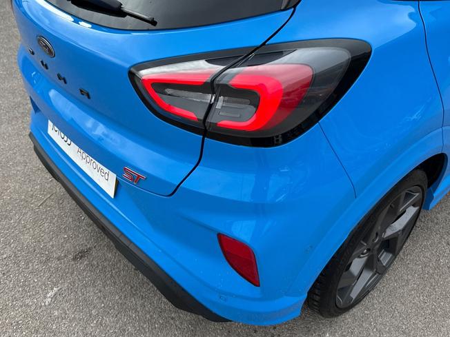 FORD Puma Photo 23