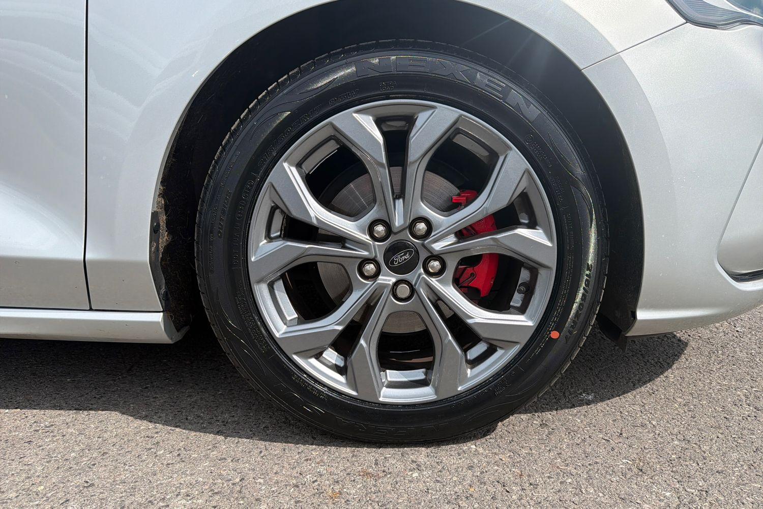 Ford FOCUS Photo 7