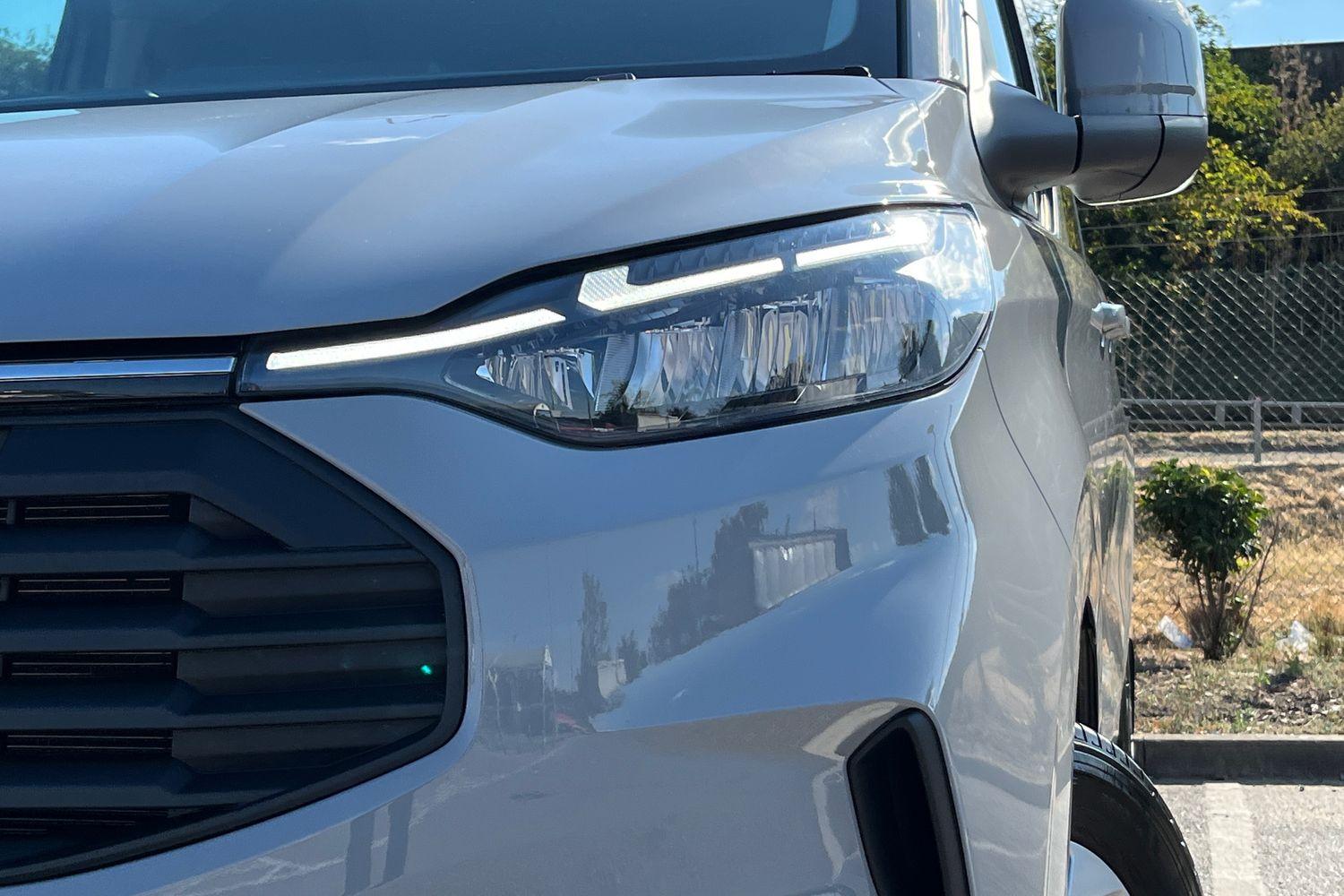 Ford TRANSIT CUSTOM Photo 25